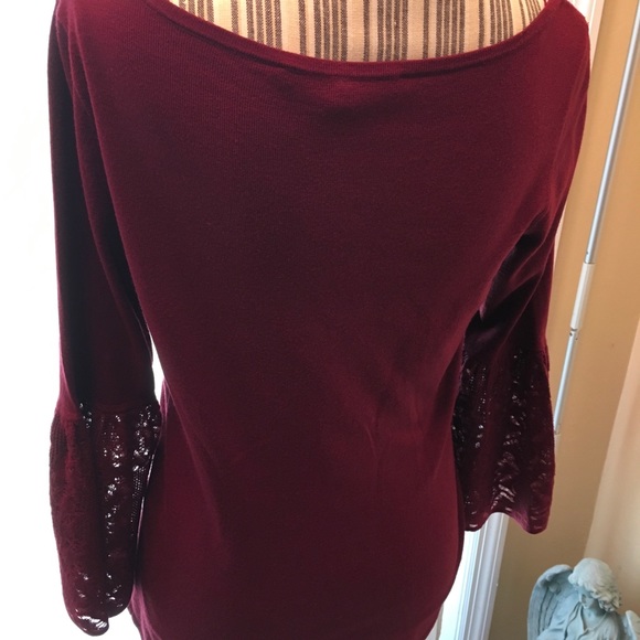WHBM Lacey Bell Sleeve Top - Picture 4 of 8